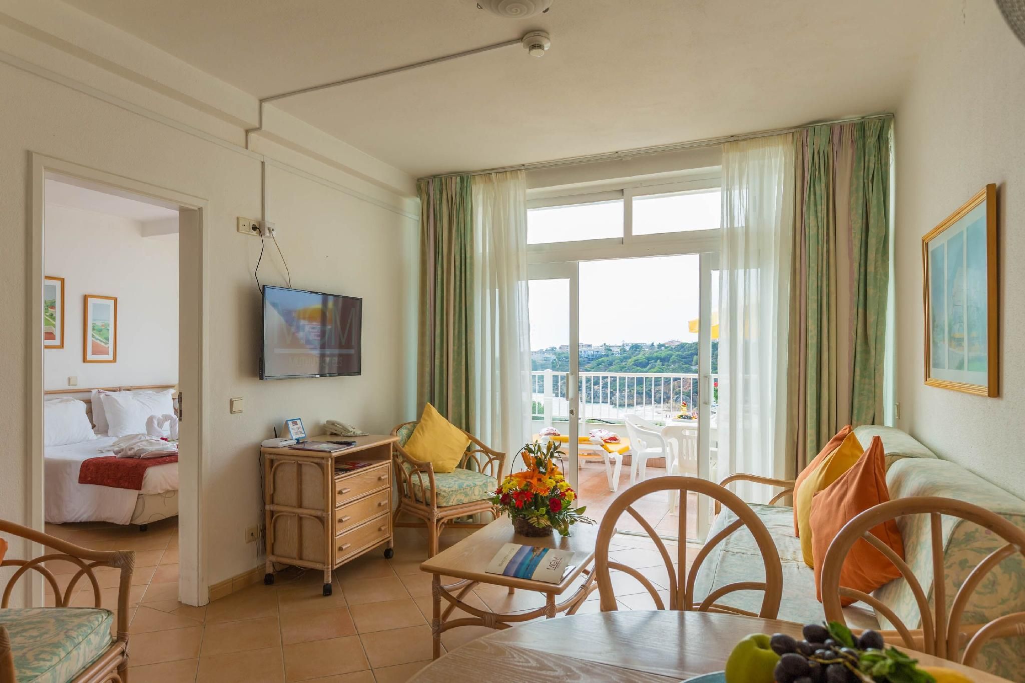 1-Bedroom Superior Garden View Apartment