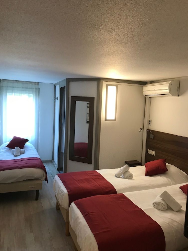 Brit Hotel Plaisance Triple Room