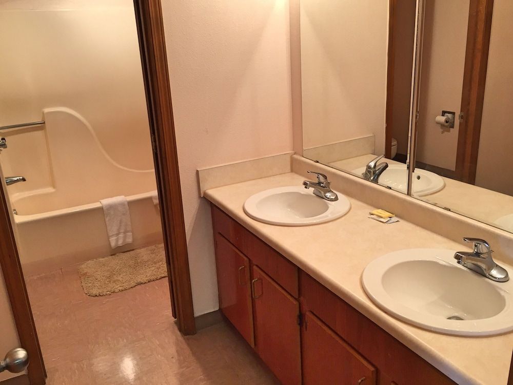 Hotel Del Sol Suite, 1 King Bed, Non Smoking 5