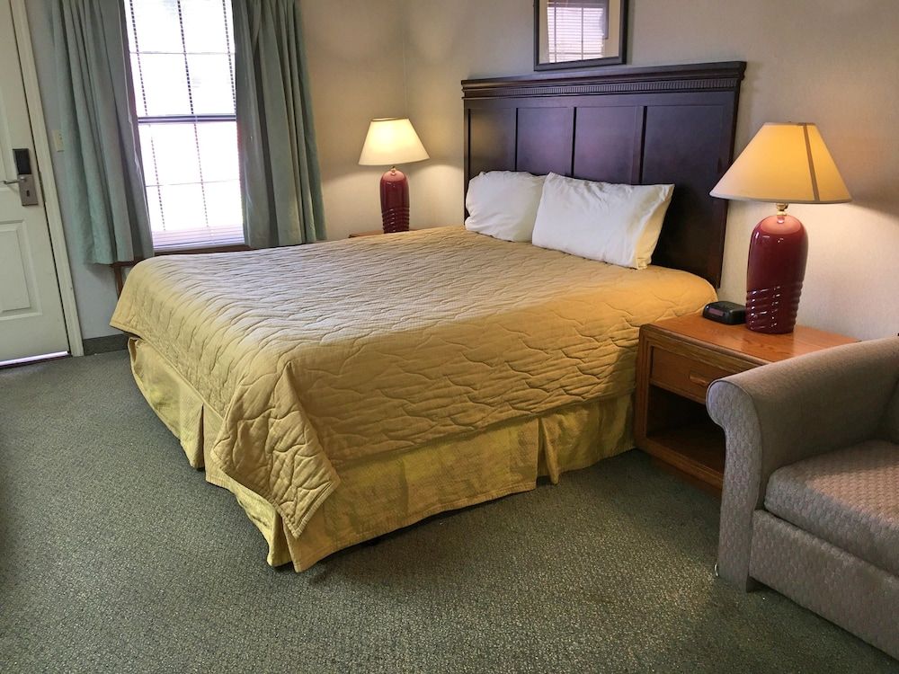 Hotel Del Sol Room, 1 King Bed, Smoking 2