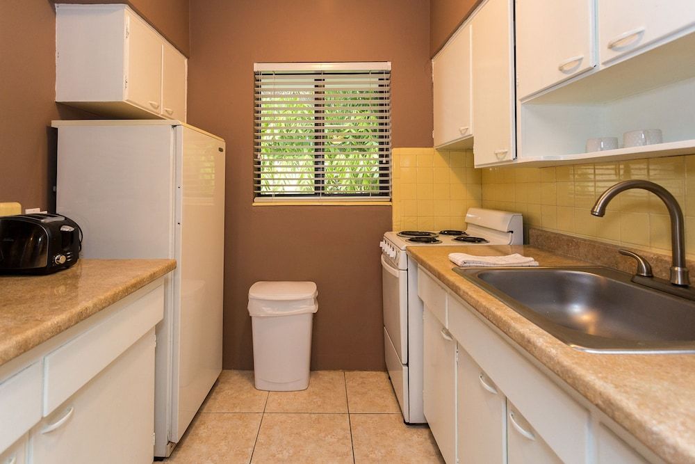 Granada Inn Standard Room, 1 Bedroom, Non Smoking (Double Queen- 3) 4