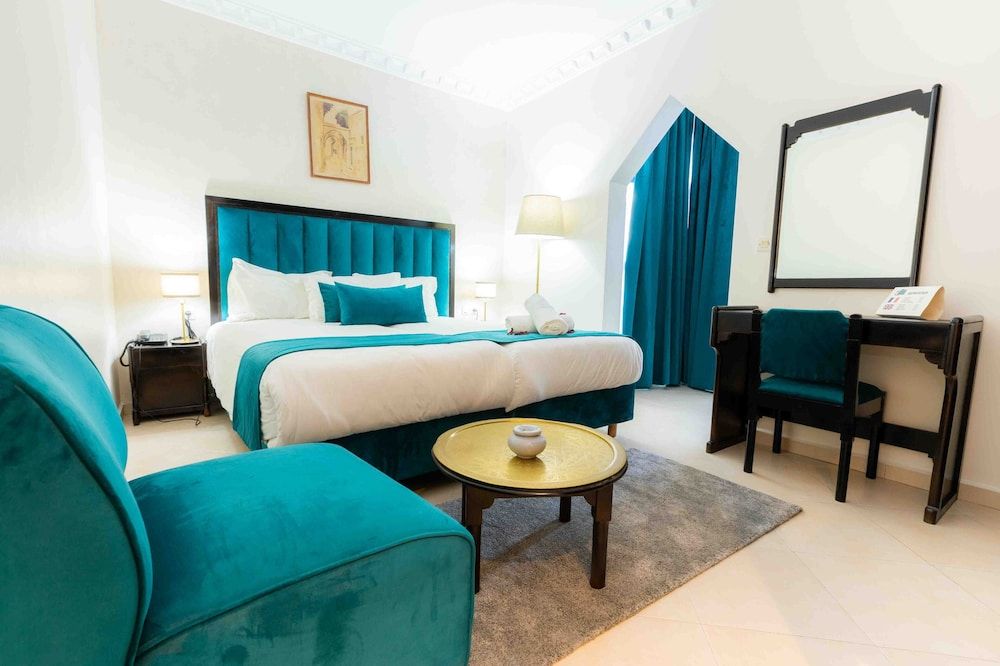 Hotel Prince de Paris Standard Room 6