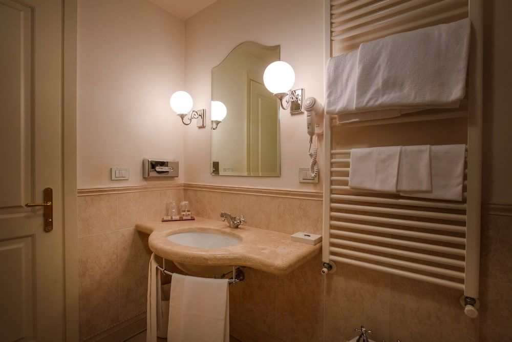 Hotel Fortuna Executive Room 12