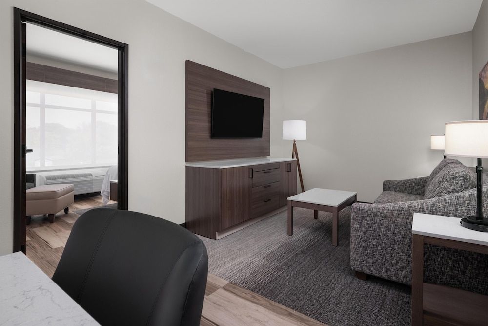 Best Western Premier Bridgewood Resort Hotel Suite, 1 King Bed, Accessible, Non Smoking (with Sofabed) 4