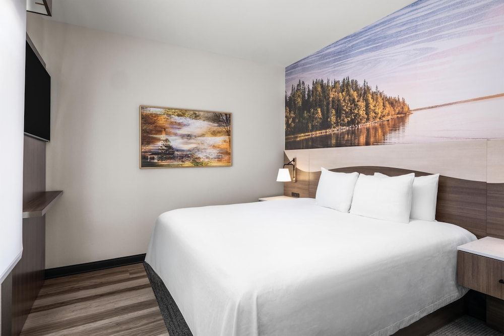 Best Western Premier Bridgewood Resort Hotel Suite, 1 King Bed, Accessible, Non Smoking (with Sofabed)