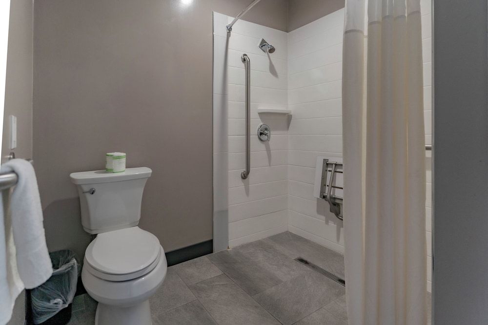 Motel 6 Pico Rivera, CA - Los Angeles Standard Room, Multiple Beds, Accessible, Non Smoking 5