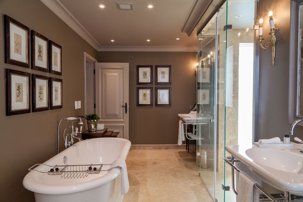 Lanzerac Hotel Luxury Room 7