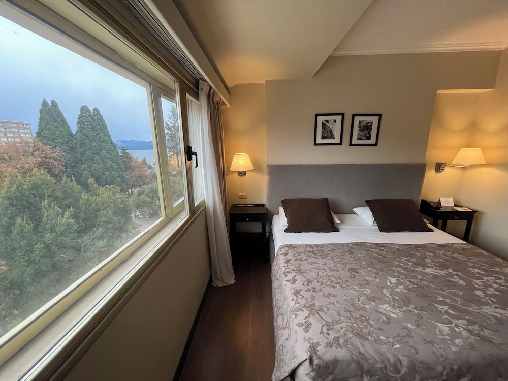 Kenton Palace Bariloche Family Room 3