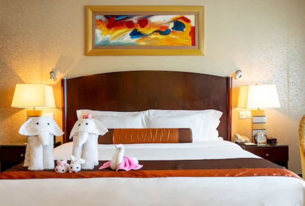 BUSINESS SUITE