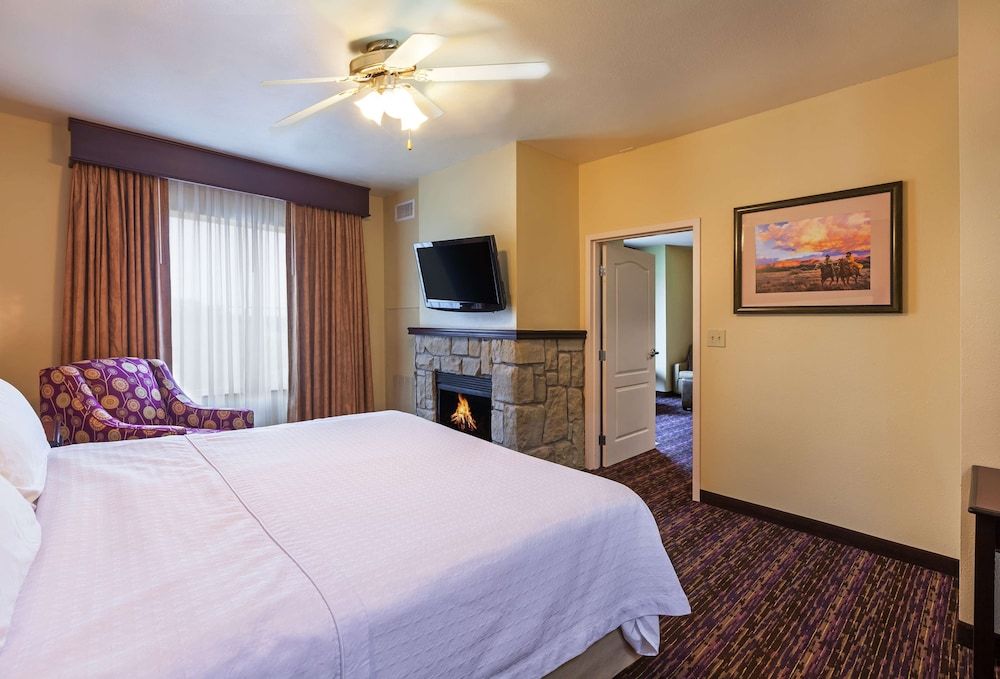 Suite, 1 King Bed, Fireplace