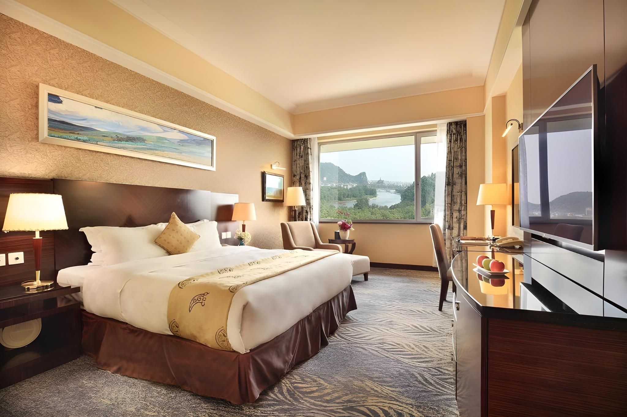 Lake View King Bed