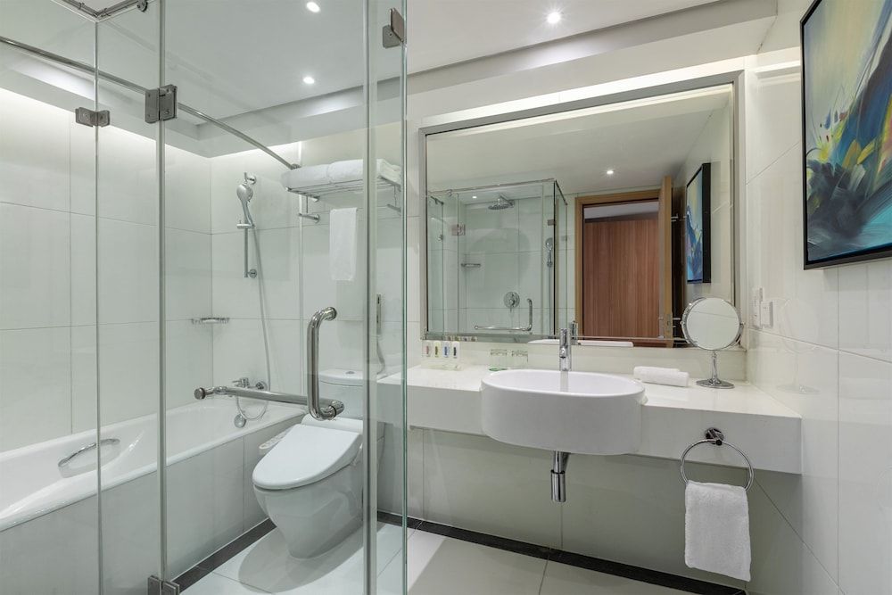 Holiday Inn Shanghai Hongqiao Central by IHG Standard Room 2