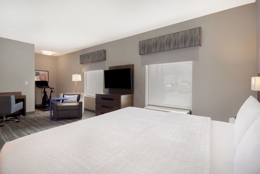 Room, 1 King Bed, Non Smoking (Fitness)