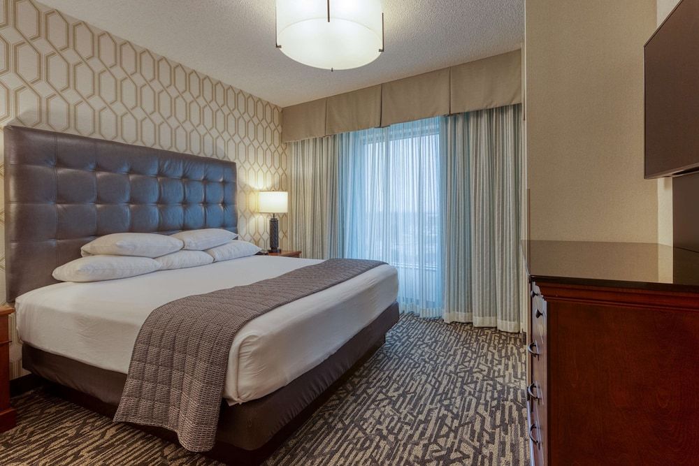 Suite, 1 King Bed, Refrigerator & Microwave (Upper Floor, 2 Rooms)