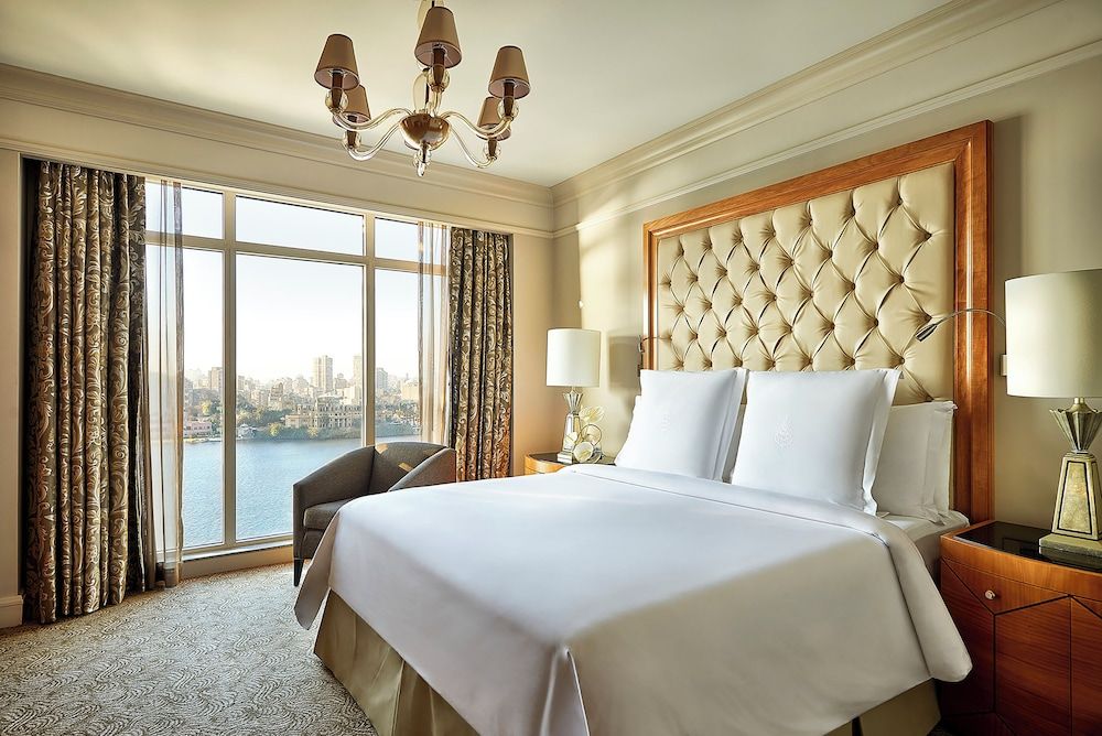 Diplomatic Suite King Bed