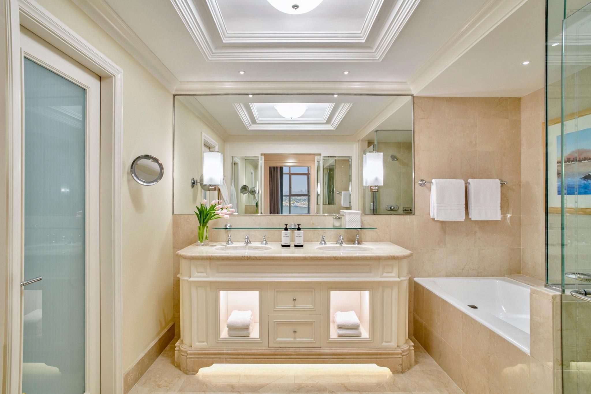 Premium Diplomatic Suite