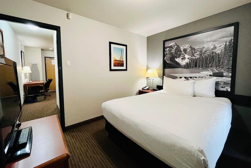 Suite, 1 Queen Bed with Sofa bed, Non Smoking (Full Kitchen)