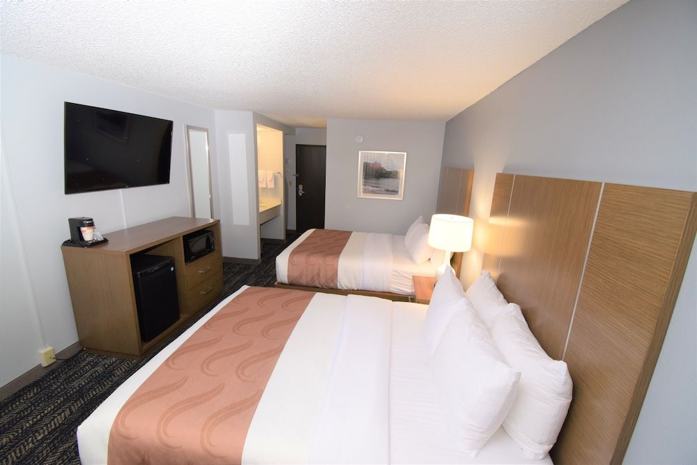 Quality Inn Standard Room, 2 Queen Beds, Non Smoking 3