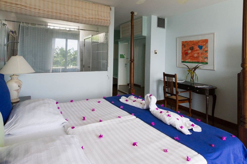 Blue Haven Hotel Deluxe Room, Balcony, Ocean View