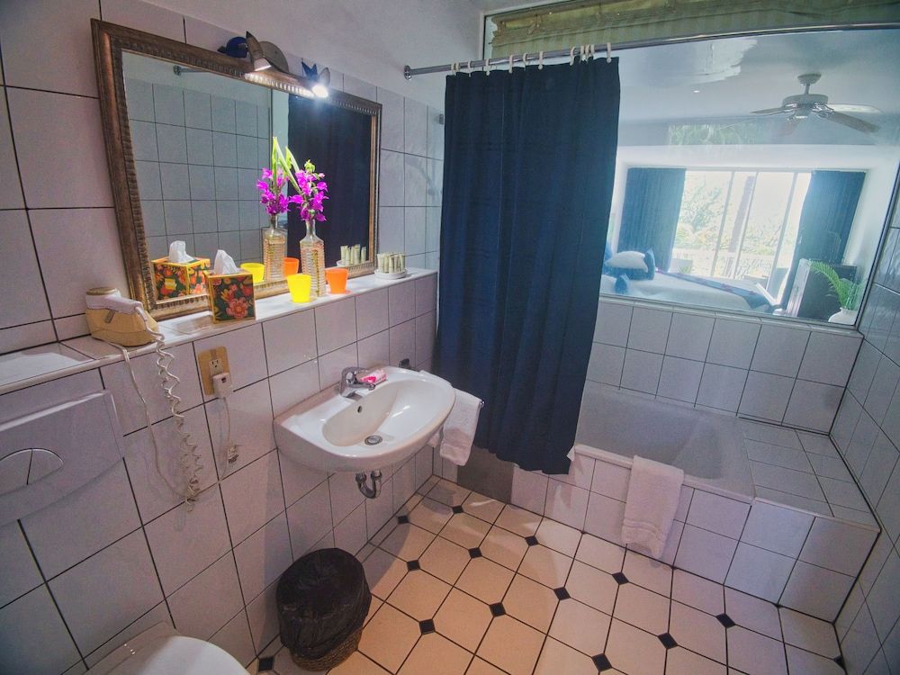 Blue Haven Hotel Junior Suite, 1 Bedroom, Balcony, Ocean View 5