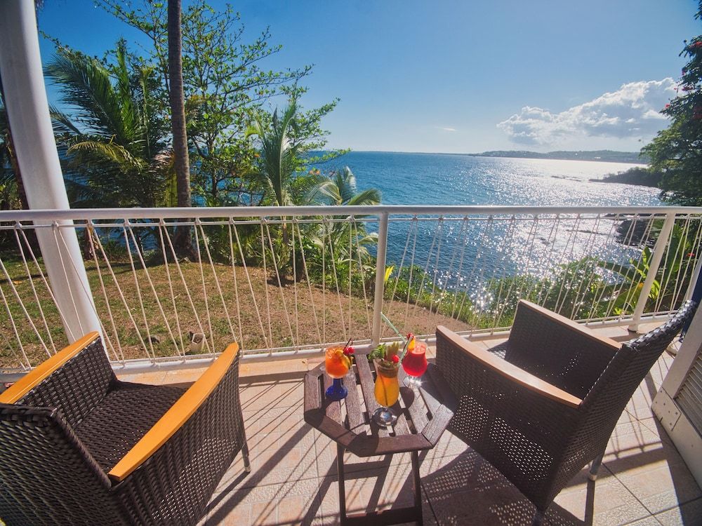 Blue Haven Hotel Junior Suite, 1 Bedroom, Balcony, Ocean View 4