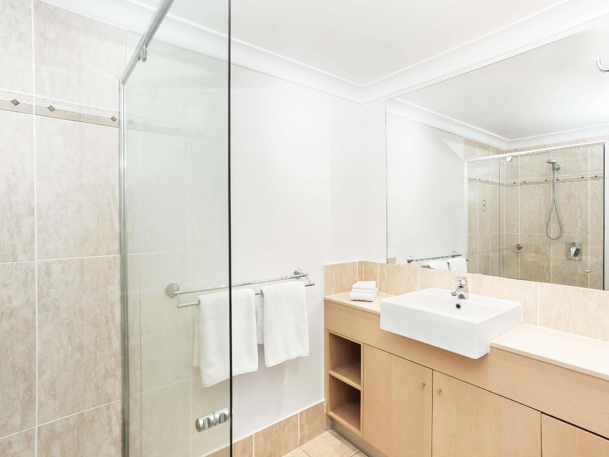 Mantra Aqueous Port Douglas Spa Room 3