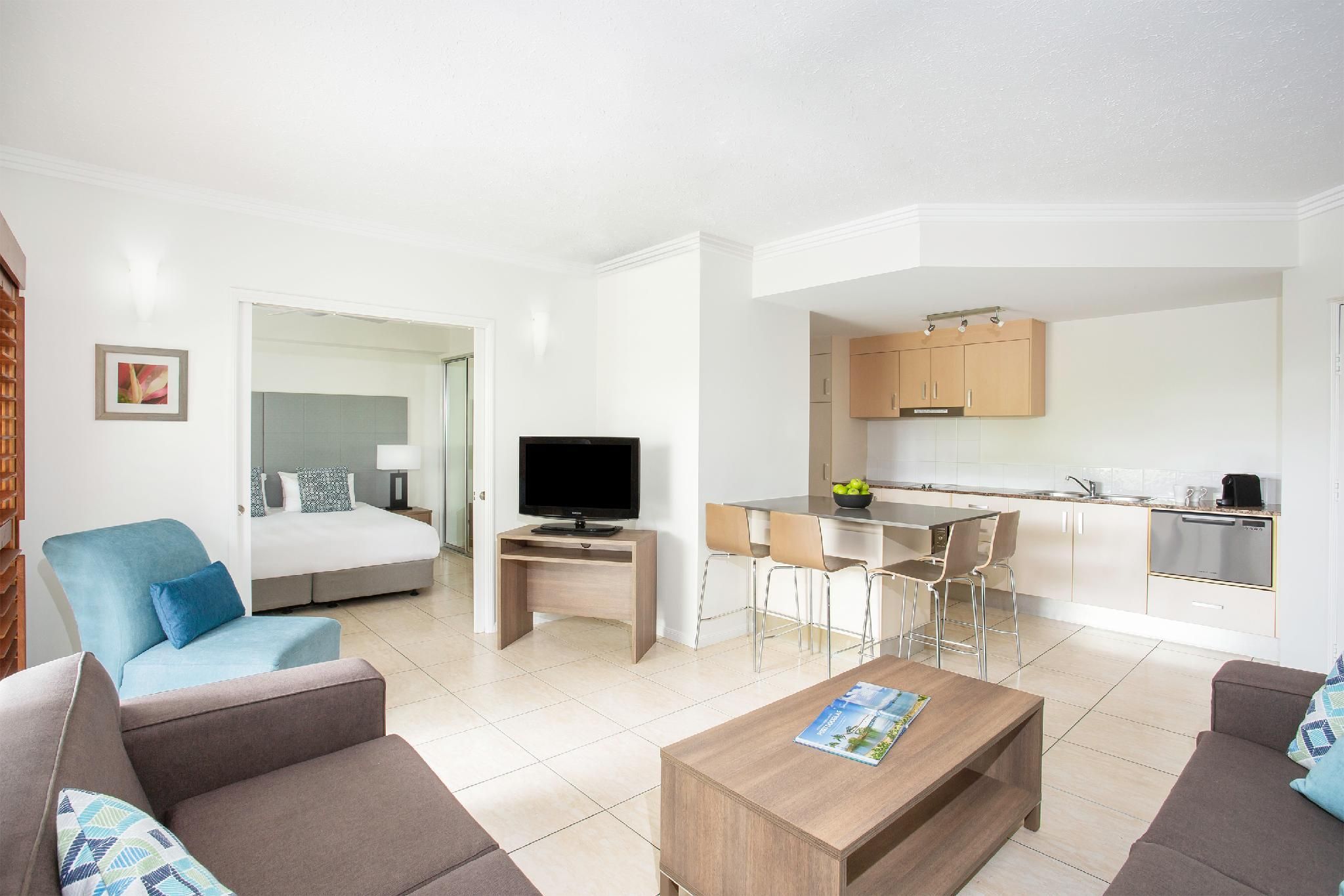 1 Bedroom Swim Out