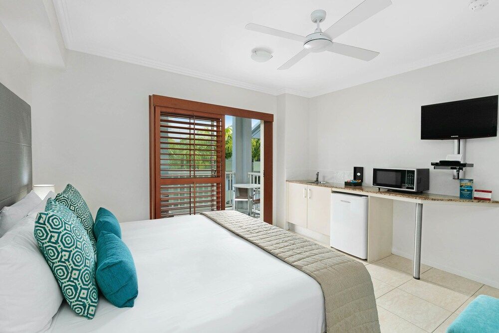 Mantra Aqueous on Port Room (Spa)