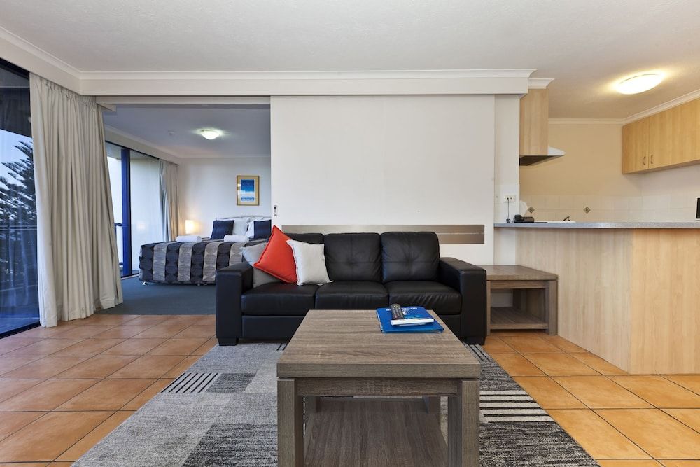 Surf Regency Apartments Standard Apartment, 1 Bedroom, Non Smoking, Kitchen (Min 7 Nights) 8