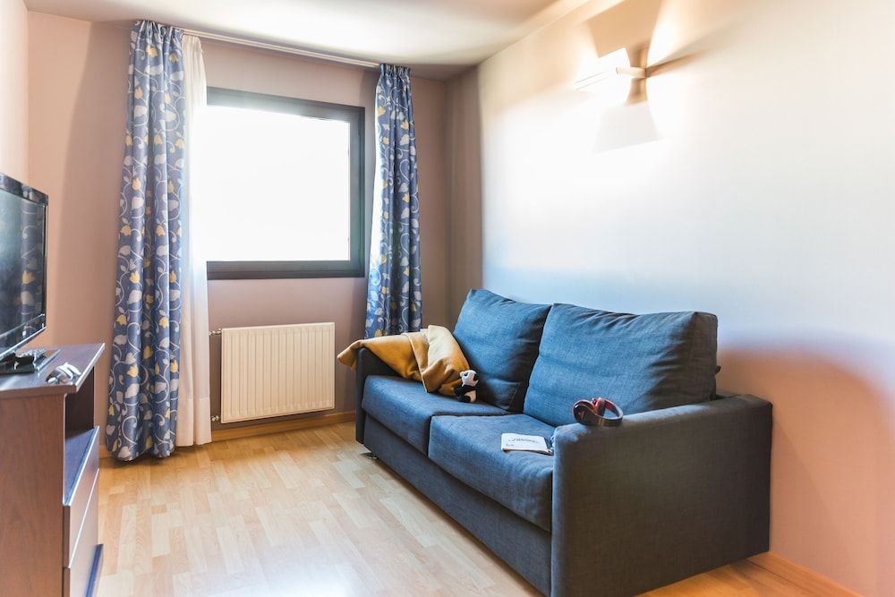 Pierre & Vacances Andorra Pas de la Casa Alaska Standard Apartment, 1 Bedroom 5