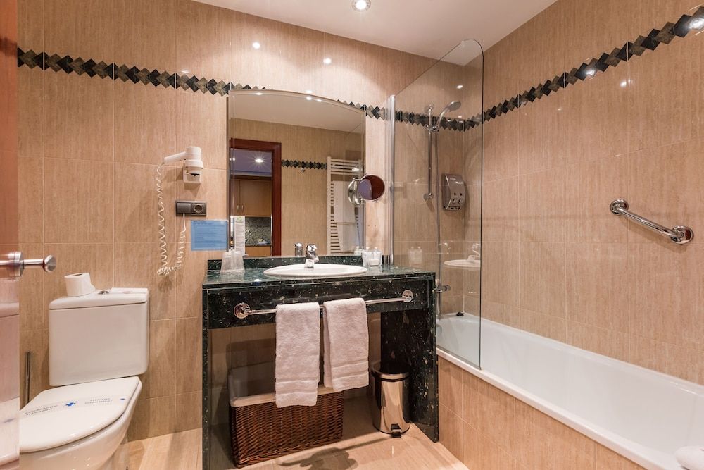 Pierre & Vacances Andorra Pas de la Casa Alaska Standard Apartment, 1 Bedroom 8