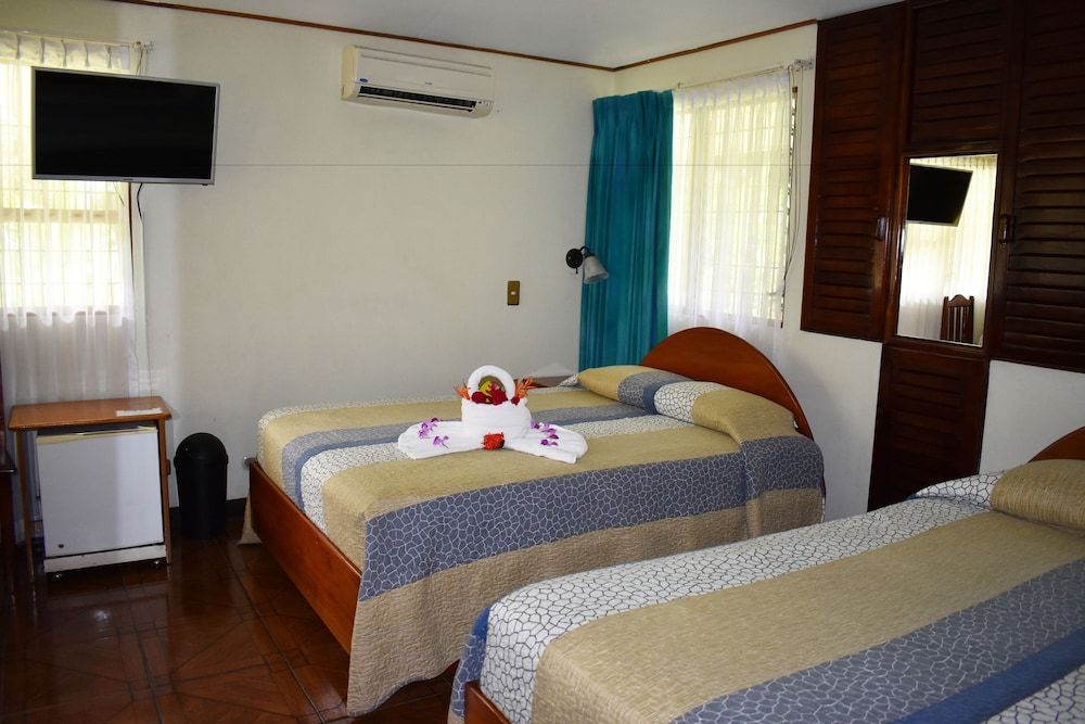 undefined Arenal Country Inn 8
