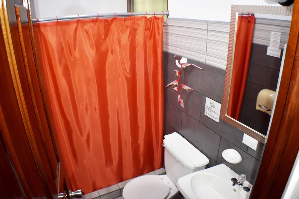 Arenal Country Inn Standard Double Room, 2 Double Beds 12