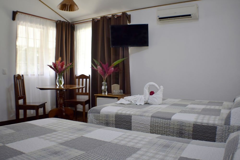 Arenal Country Inn Standard Double Room, 2 Double Beds 8
