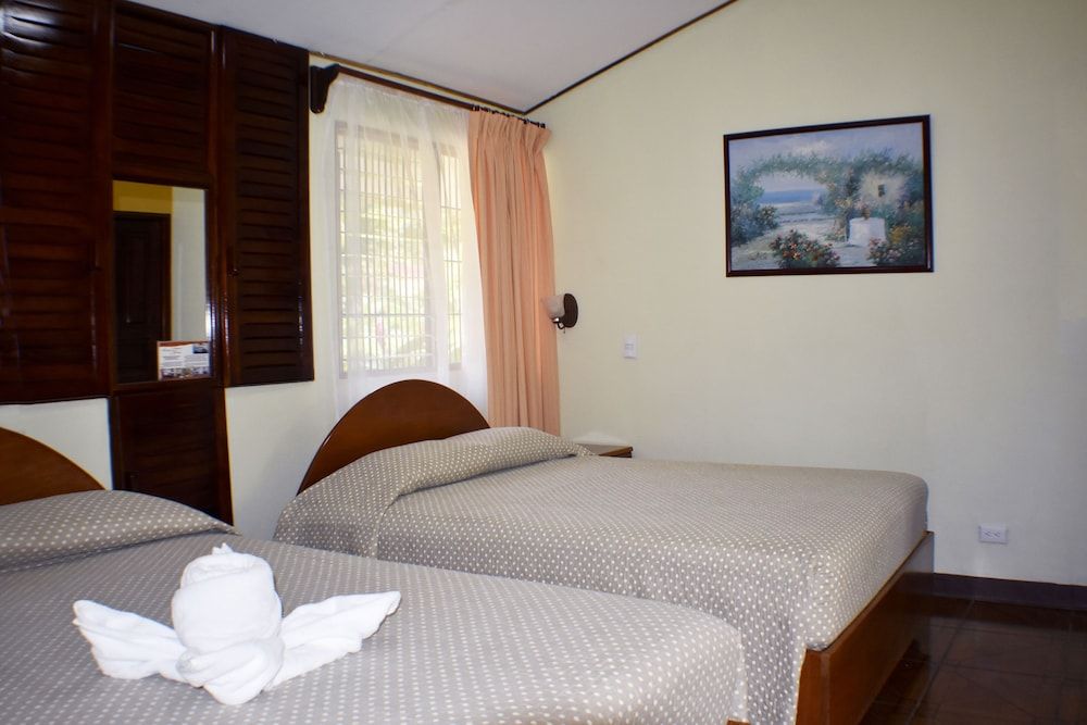 Arenal Country Inn Standard Double Room, 2 Double Beds 6