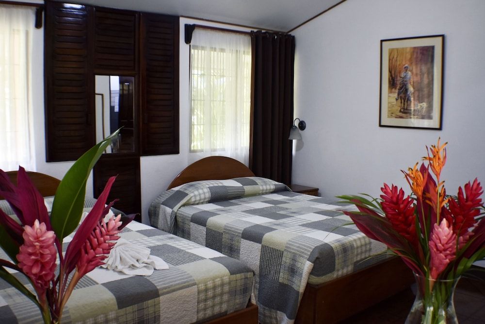 Arenal Country Inn Standard Double Room, 2 Double Beds 3