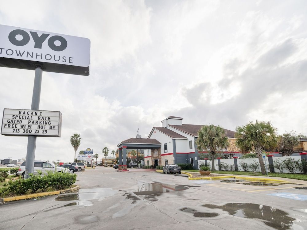 undefined Baymont by Wyndham Houston North 9