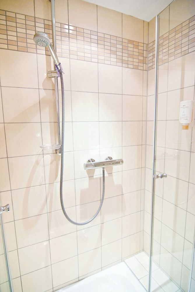 ParkHotel Fulda Room for 4, 2 connected rooms, 40 sqm, 2 bathrooms, nonsmoking 5