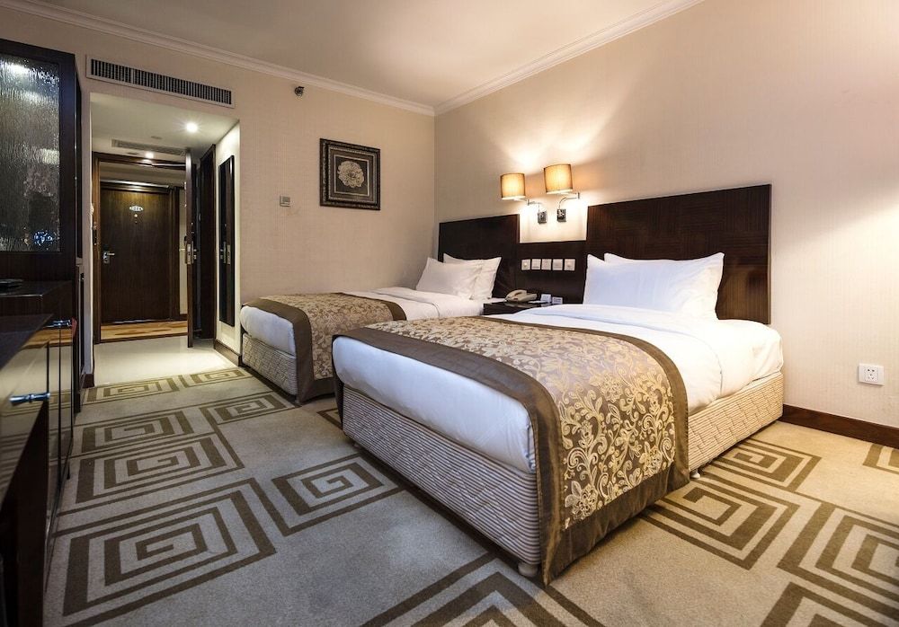 Beijing Continental Grand Hotel Deluxe Twin Room