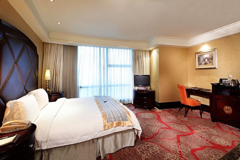 undefined Royal Mediterranean Hotel 10