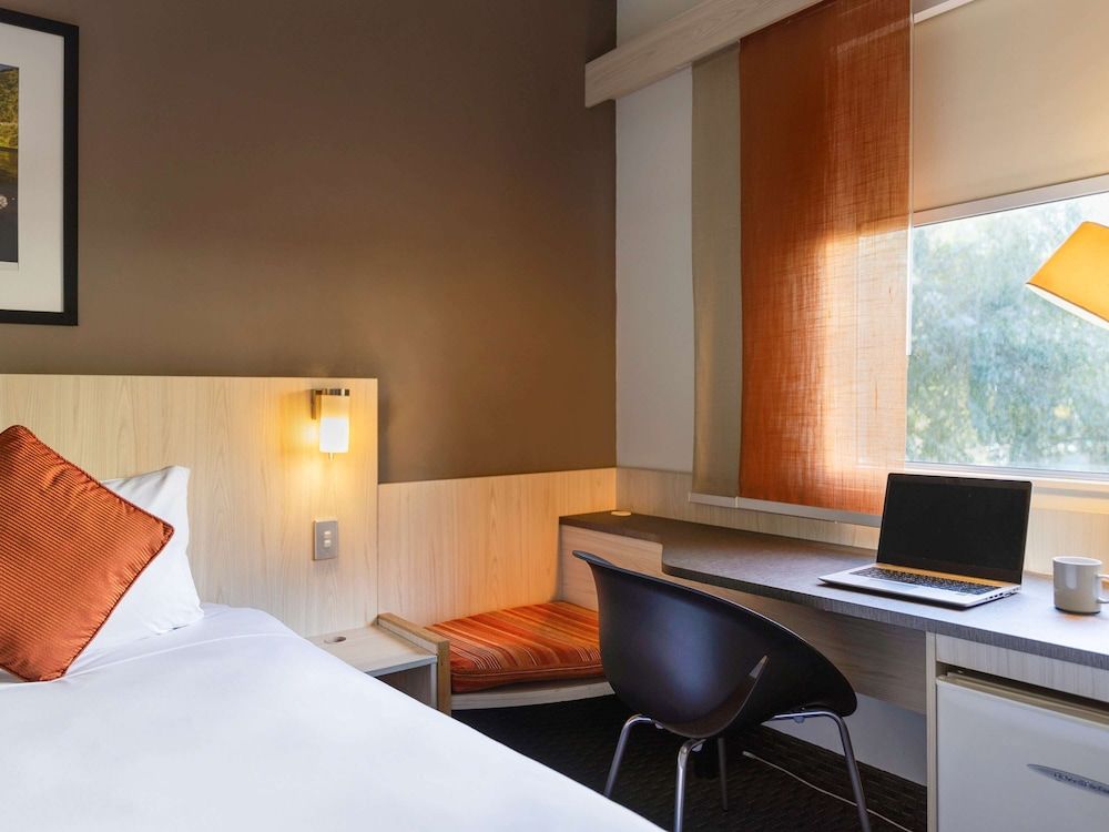 ibis Auckland Ellerslie Standard Room, 1 King Bed 4