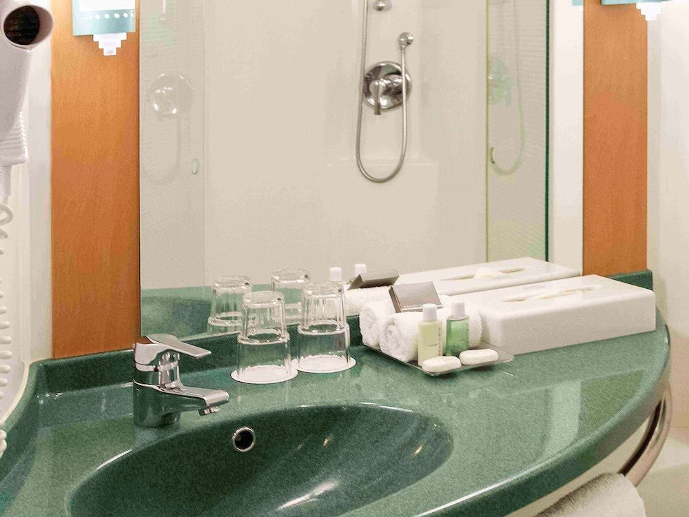 ibis Auckland Ellerslie Standard Room, 1 King Bed 6