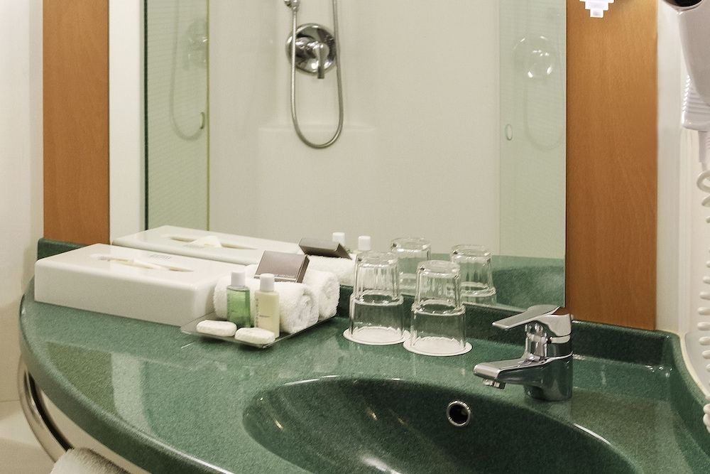 ibis Auckland Ellerslie Standard Room, 1 King Bed 8