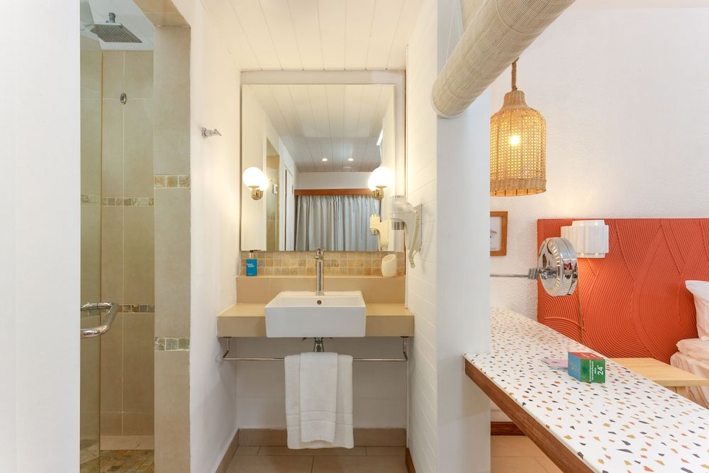 Sunrise Attitude Room (Couple) 4