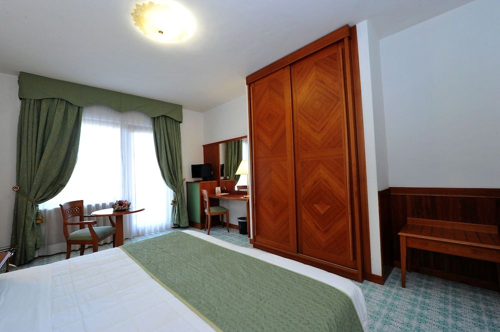 Basic Double or Twin Room, 1 Bedroom, City View