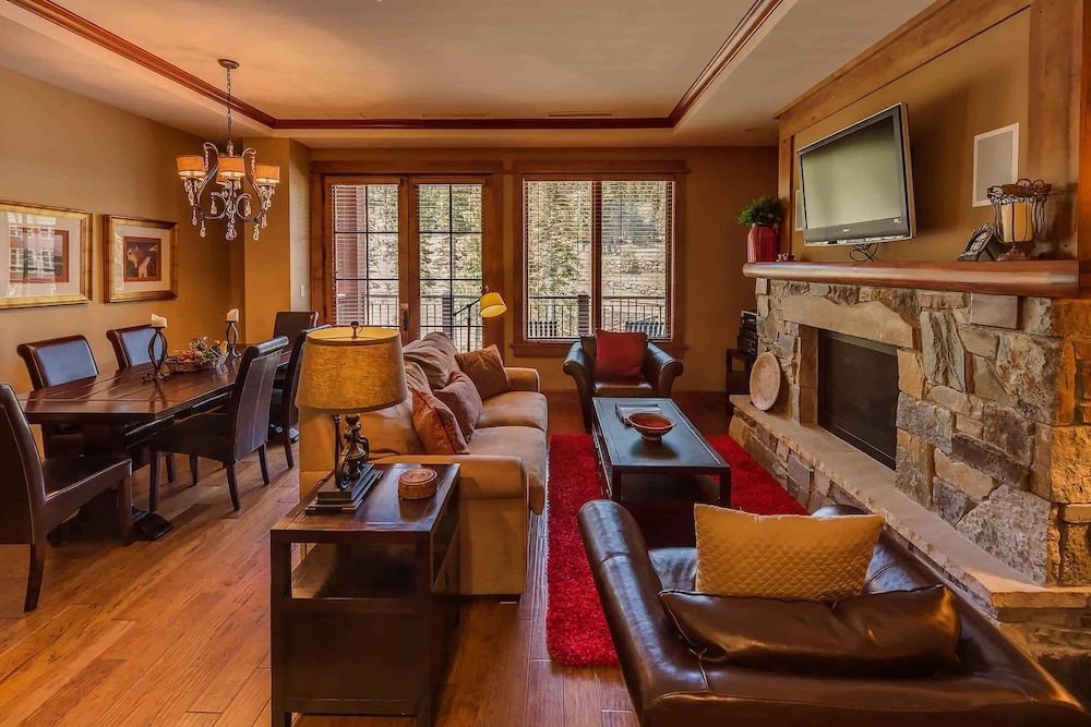2 Bedroom - Iron Horse Lodge South 406