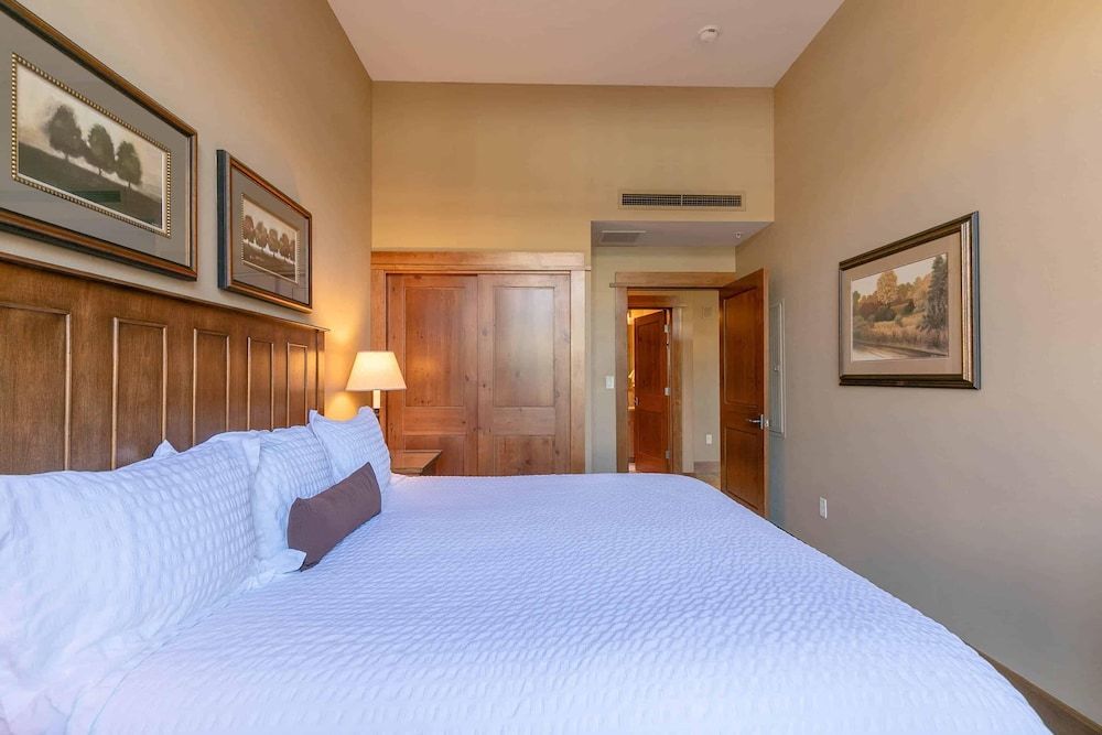 2 Bedroom - Iron Horse Lodge North 107
