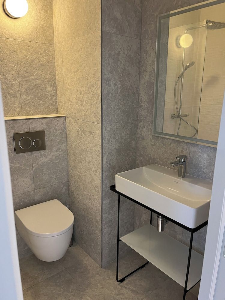 Hôtel Le Relais des Brasseurs - Aubagne Superior Double Room 9