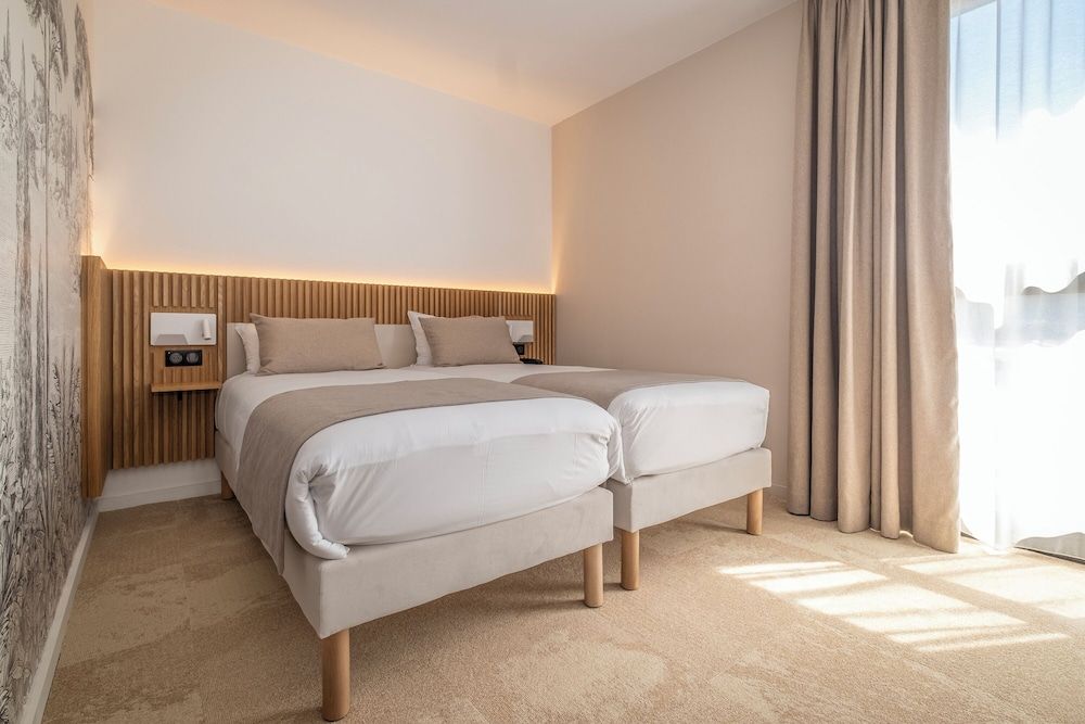 Hôtel Le Relais des Brasseurs - Aubagne Family Room 6