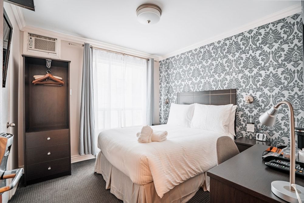 undefined Hotel de Paris